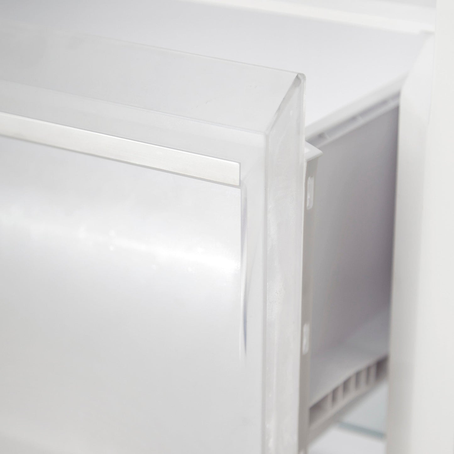 Refrigerador Combinado Deluxe Prestige Chef 355L FDV No Frost con eficiencia A+, puerta reversible y diseño en acero inoxidable negro