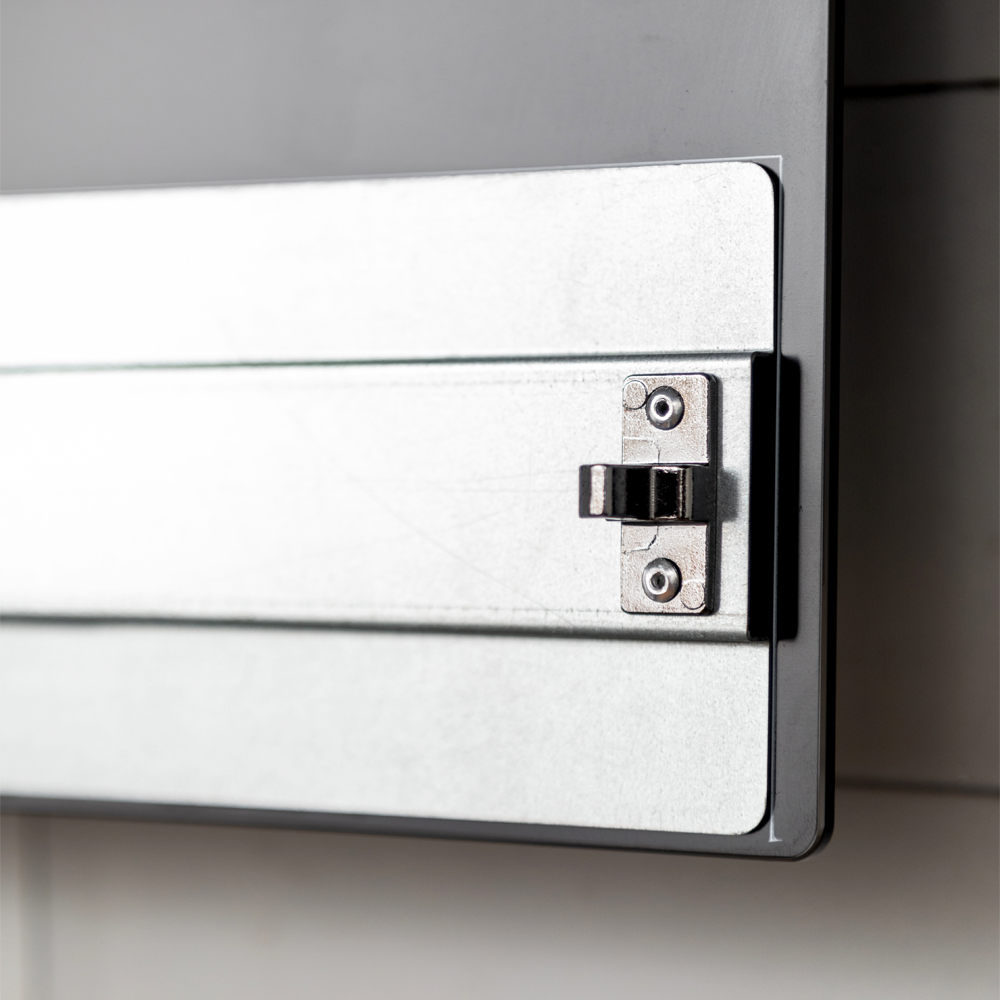 Campana de Pared Control Gestual Motion 60 cm 600 m³/h FDV, de acero inoxidable y cristal templado, con 3 velocidades y filtros de aluminio y carbón activado