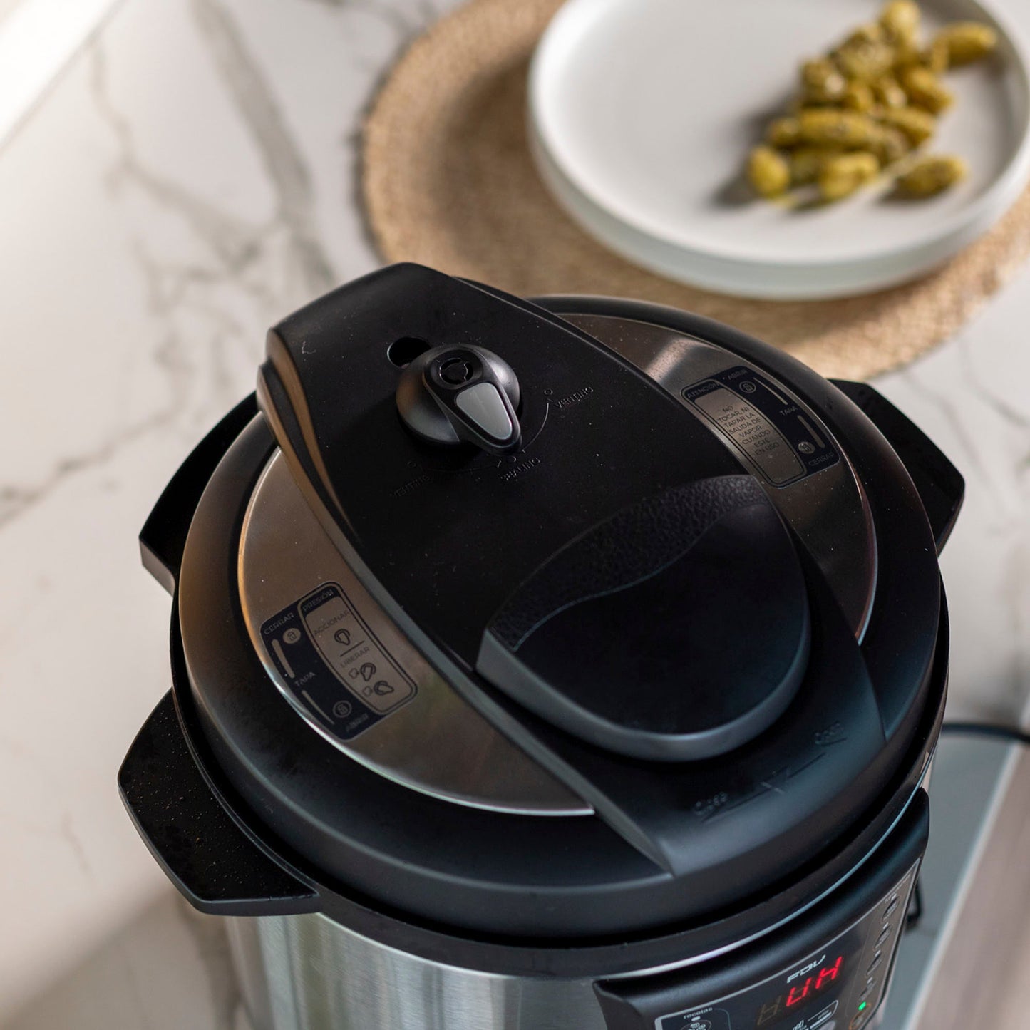 Olla Multicooker Cosmo 6 Lts FDV