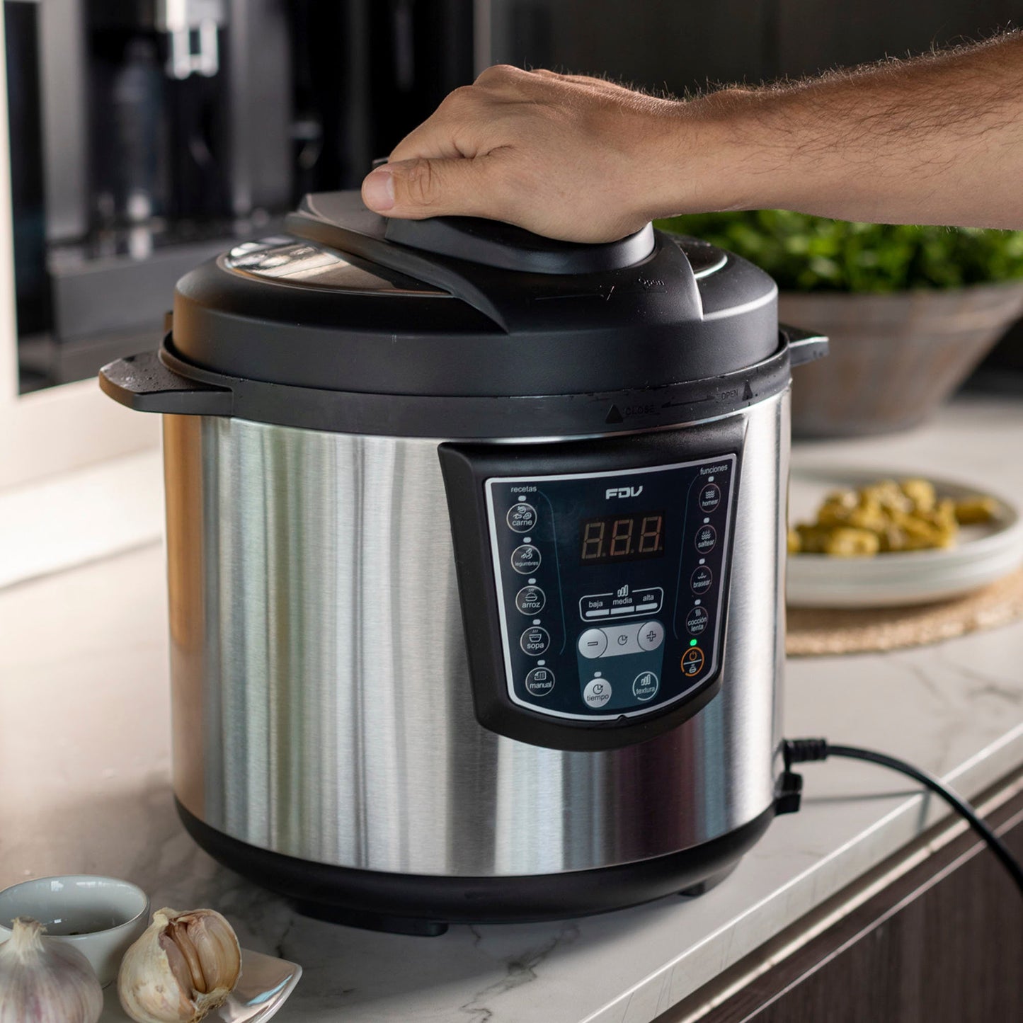 Olla Multicooker Cosmo 6 Lts FDV